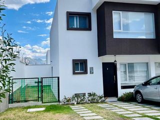 Foto 1 de 206M2 Casa venta ubicada en la parroquia de Puembo