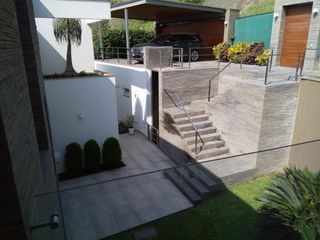 HERMOSA CASA EN VENTA - CASUARINAS - 1,140 M2 - $1'800,000