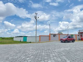 Renta o venta Terreno Comercial 2.100 m2  By pass Quito Quevedo Santo Domingo
