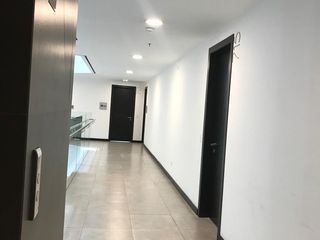 Foto 7 de EXCELENTE OFICINA EN LA AV. NACIONES UNIDAS