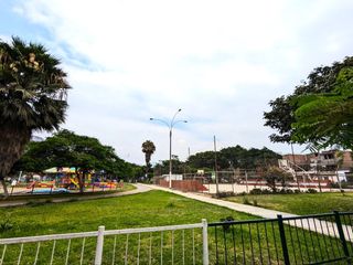 Vive Frente al Parque: Casa en venta de 5 habitaciones en Las Flores, San Juan de Lurigancho