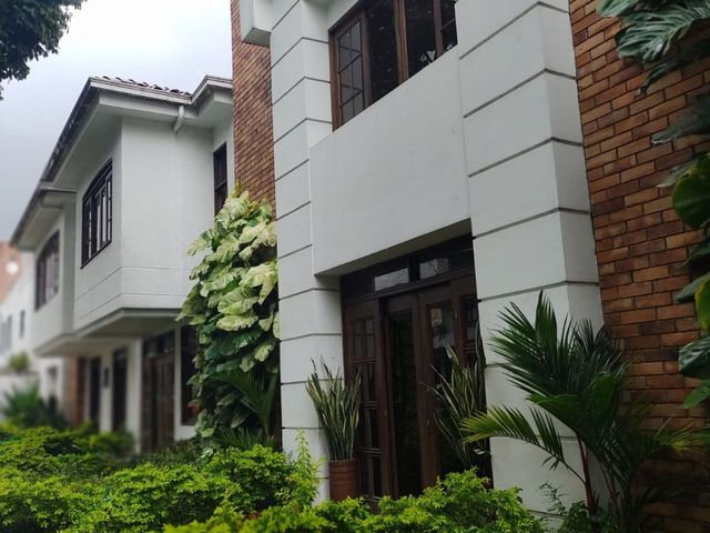 ARRIENDO CASA EN LA AURORA