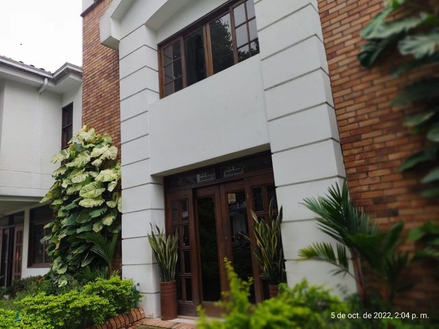 ARRIENDO CASA EN LA AURORA