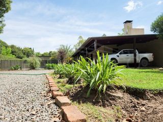 IMPECABLE QUINTA EN BARRIO ESTEBAN ETCHEVERRIA