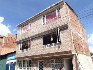 Foto 1 de CASA COMERCIAL RENTANDO EN MOSQUERA