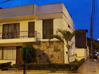 Casa En Venta En Chorrillos Con Ubicación Ideal Y Llena De Potencial