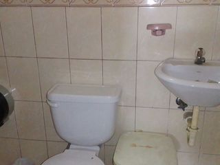 Foto 8 de SE VENDE CASA DE 2 PISO MÁS ALTILLO, 49 Y SEDALANA.