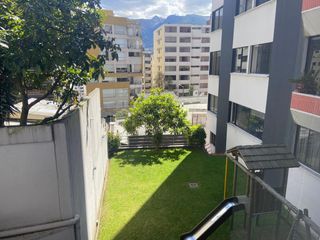 Depatamento de 3 dormitorios en arriendo - Sector Gonzáles Suárez y José Bosmediano