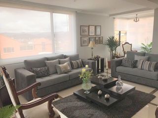 Foto 2 de Lujoso Penthouse en venta 345m2C a pocas cuadras del centro de Cuenca