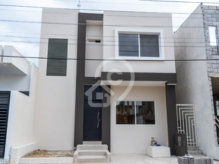 Casa en Venta en Urbanización Diagonal Nuevo Supermaxi, Machala