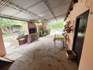 Foto 4 de Vivienda con amplio terreno mensurable en Romang