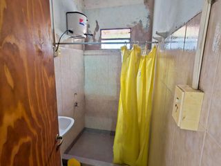 Foto 5 de Vivienda con amplio terreno mensurable en Romang