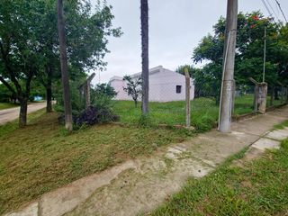Foto 2 de Vivienda con amplio terreno mensurable en Romang