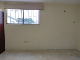 Departamento de alquiler en Miraflores, parqueo cerrado, 2 dormitorios.