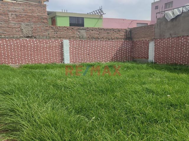 Amplia Casa Cerca Al Hospital Honorio Delgado
