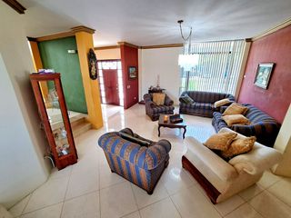 Foto 5 de Casa amoblada en venta con piscina, sector Barbasquillo cerca a la Quadra Manta