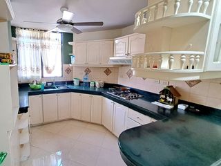 Foto 6 de Casa amoblada en venta con piscina, sector Barbasquillo cerca a la Quadra Manta