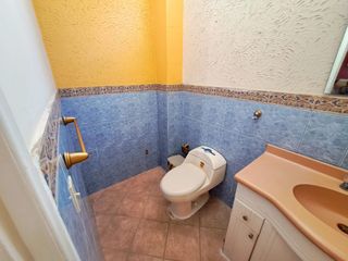 Foto 3 de Casa amoblada en venta con piscina, sector Barbasquillo cerca a la Quadra Manta
