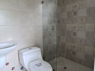 Foto 26 de Venta de Casa de Lujo con Terreno amplio en Urbanización Casa Laguna