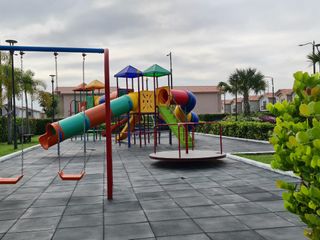 Foto 34 de Venta de Casa de Lujo con Terreno amplio en Urbanización Casa Laguna