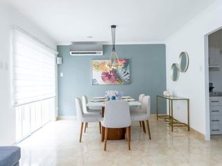 Foto 17 de Venta de Casa de Lujo con Terreno amplio en Urbanización Casa Laguna