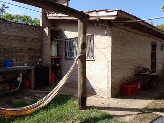 Foto 3 de Villa Udaondo - Venta - Amplio Lote c/ 2 departamentos