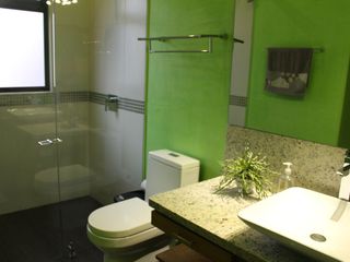 Foto 17 de One Level Home With Traditional and Modern Touches in Residential Community
