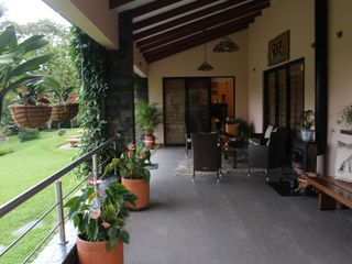 Foto 24 de One Level Home With Traditional and Modern Touches in Residential Community
