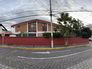 Foto 1 de ARRIENDO, los Chillos, casa grande apta para consultorios, restaurante, clínica, etc