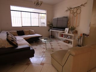 Foto 3 de VENTA DE DEPARTAMENTO 1ER PISO - URB. SANTA MARÍA DEL PINAR- PIURA