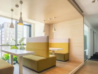 Oficinas de plan abierto equipadas para usted y su equipo en Bogota, Blue Garden
