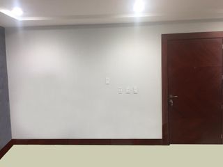VENTA OFICINA  EN QUITO, SECTOR LA CORRUÑA
