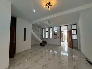 HERMOSA CASA DE ESTRENO EN VENTA EN URB.ALAMEDA COUNTRY CLUB