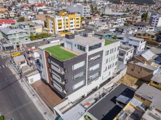 Departamento en venta por estrenar 2 habitaciones El Pinar al Norte de Quito
