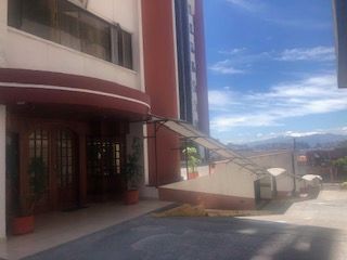 RENTO DEPARTAMENTO SUBIDA AL CC.EL BOSQUE, PISCINA, CENTRO NORTE QUITO