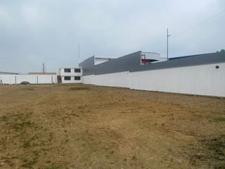 Venta de terreno comercial  con cerramiento y oficina 2 pisos   2.100 m2  en el By pass Quito- Quevedo  Santo Domingo