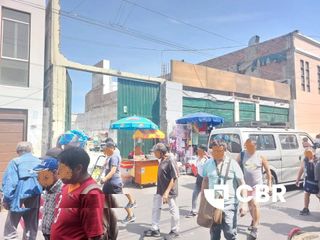 Foto 11 de VENTA LOCAL Y/O TERRENO EN CERCADO DE LIMA