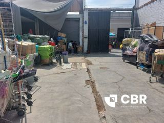 Foto 6 de VENTA LOCAL Y/O TERRENO EN CERCADO DE LIMA