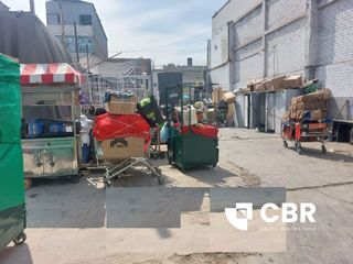 Foto 2 de VENTA LOCAL Y/O TERRENO EN CERCADO DE LIMA