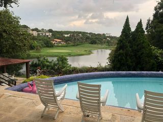 Foto 10 de Casa de lujo en venta en Club lagos de caujaral. Vista al lago y campos de golf. Barranquilla