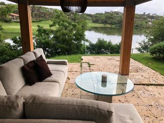 Foto 9 de Casa de lujo en venta en Club lagos de caujaral. Vista al lago y campos de golf. Barranquilla