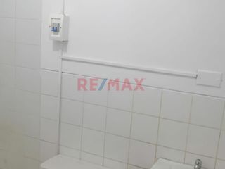 Foto 10 de Se Vende Casa Productiva De 3 Pisos En Urb. La Rinconada ID: 1023176