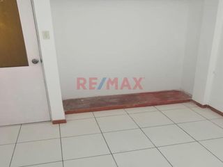 Foto 15 de Se Vende Casa Productiva De 3 Pisos En Urb. La Rinconada ID: 1023176