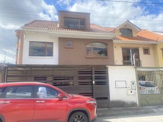 Foto 1 de Villa en venta, excelente sector residencial, a pocas cuadras de Quinta Lucrecia