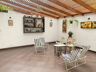 Villa en venta, excelente sector residencial, a pocas cuadras de Quinta Lucrecia