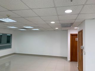 Empresarial Colon, Excelente Oficina Comercial 236 m² en renta