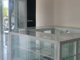Foto 2 de En alquiler Isla Planta Baja en Plaza Comercial Vizcaya, Ciudad Celeste Vía a Samborondon