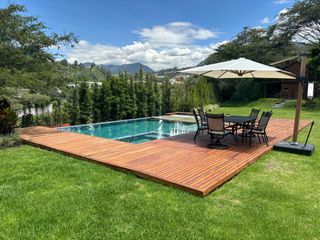 ESPECTACULAR CASA DE VENTA EN NAYÓN CUMBAYÁ!! VISTA!! PISCINA!!