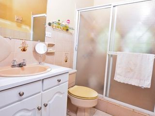 Foto 10 de VENTA CASA DE CAMPO Y TERRENO 499.000 NEGOCIABLES IDEAL PARA DESCANSO (MEDICOS - CONSTRUCTORES)