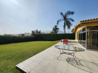 Foto 12 de Venta Casa de Amplio Jardín, Cerca a Parque. Rinconada del Lago